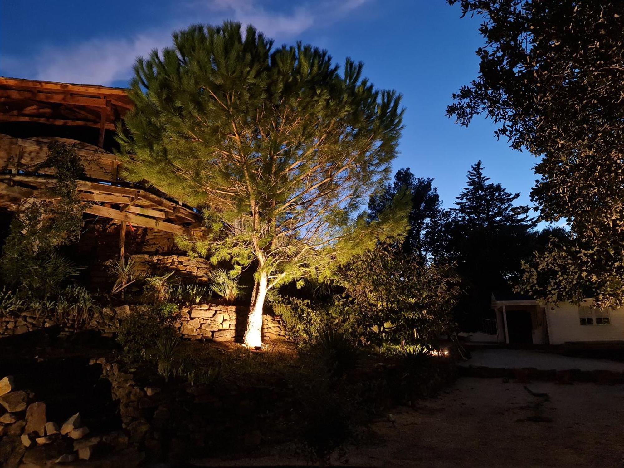 Appartement Vue Montagne Gareoult Bagian luar foto