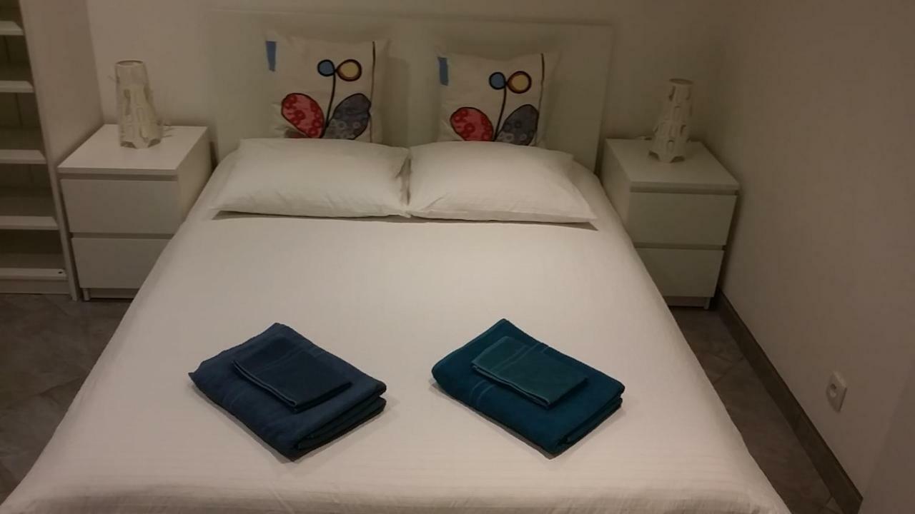 Appartement Vue Montagne Gareoult Bagian luar foto
